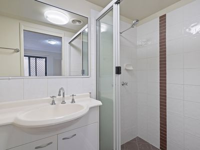 15 / 4-8 Omeo Street, Macgregor