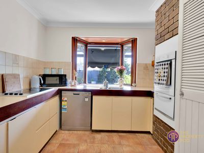 17 Fountain Way, Huntingdale