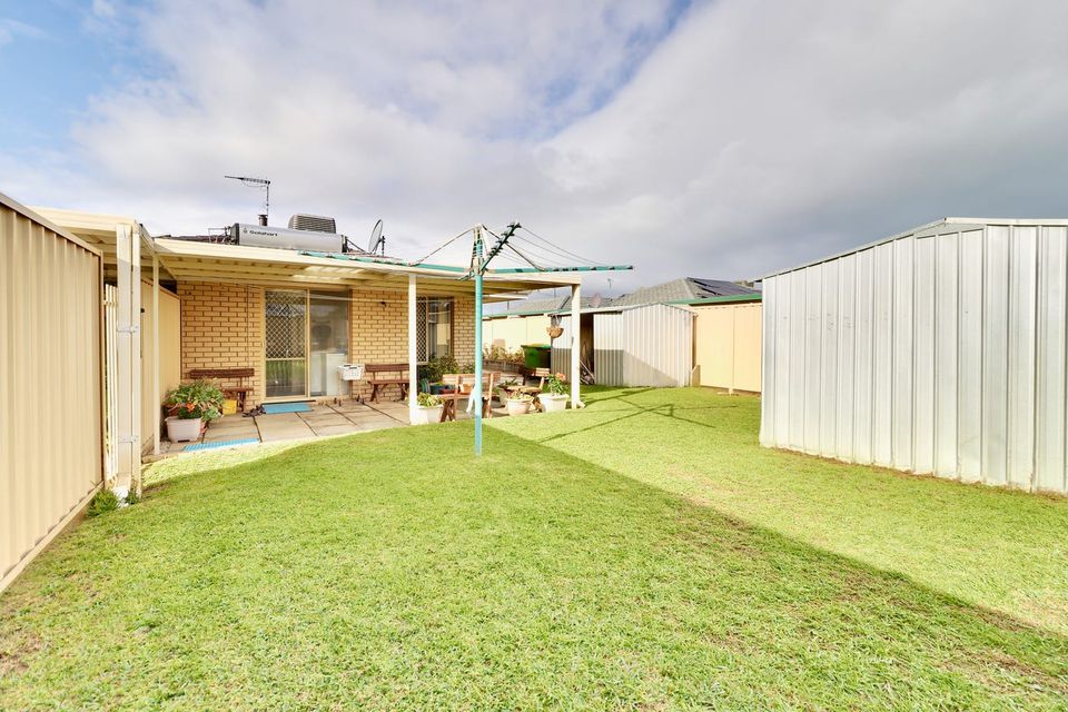 8 Maitland Cl, Cooloongup