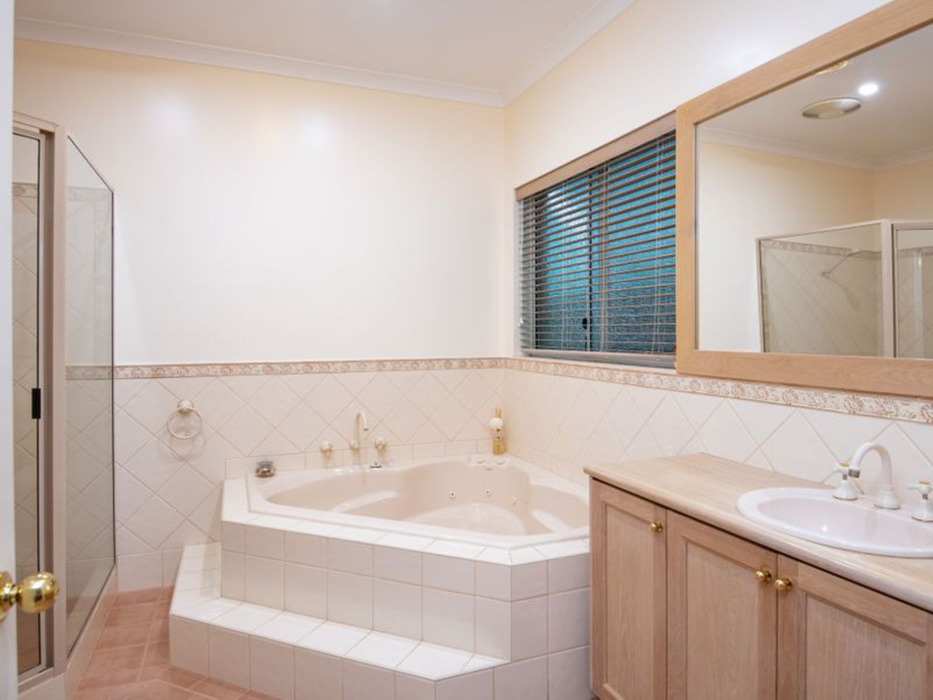 25 Heston Court, Somerville