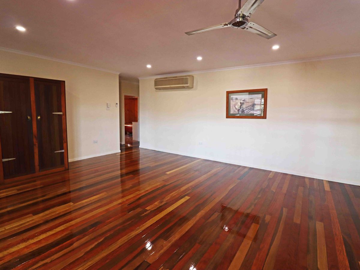25 TWELFTH AVENUE, Atherton
