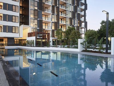20801 / 320 MacArthur Avenue, Hamilton
