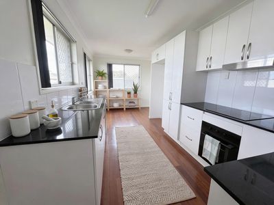 19 Bay St, Redland Bay