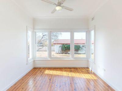 2 CORBETT AVENUE, Dubbo