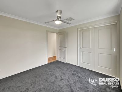 11 Dunheved Circle, Dubbo