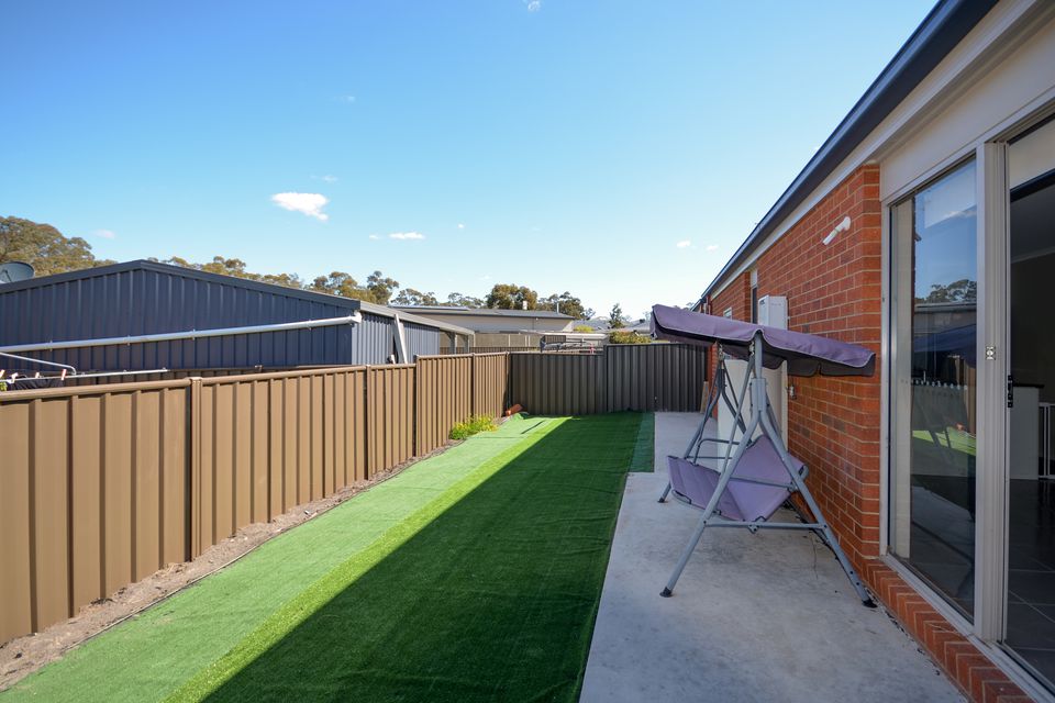 1 / 4 Rosemary Court, Golden Square