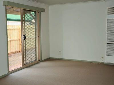 4 Bond Street, Hadfield