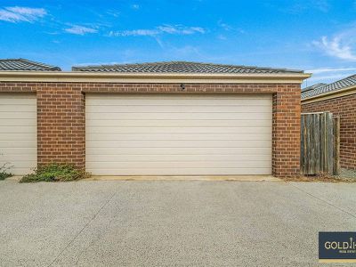 32 Featherbrook Drive, Point Cook