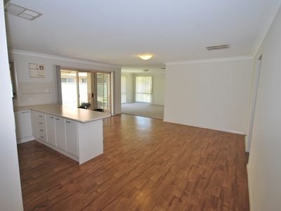 27 Namoi Crescent, Dubbo