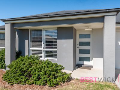 14 Maxwell Drive, Eglinton