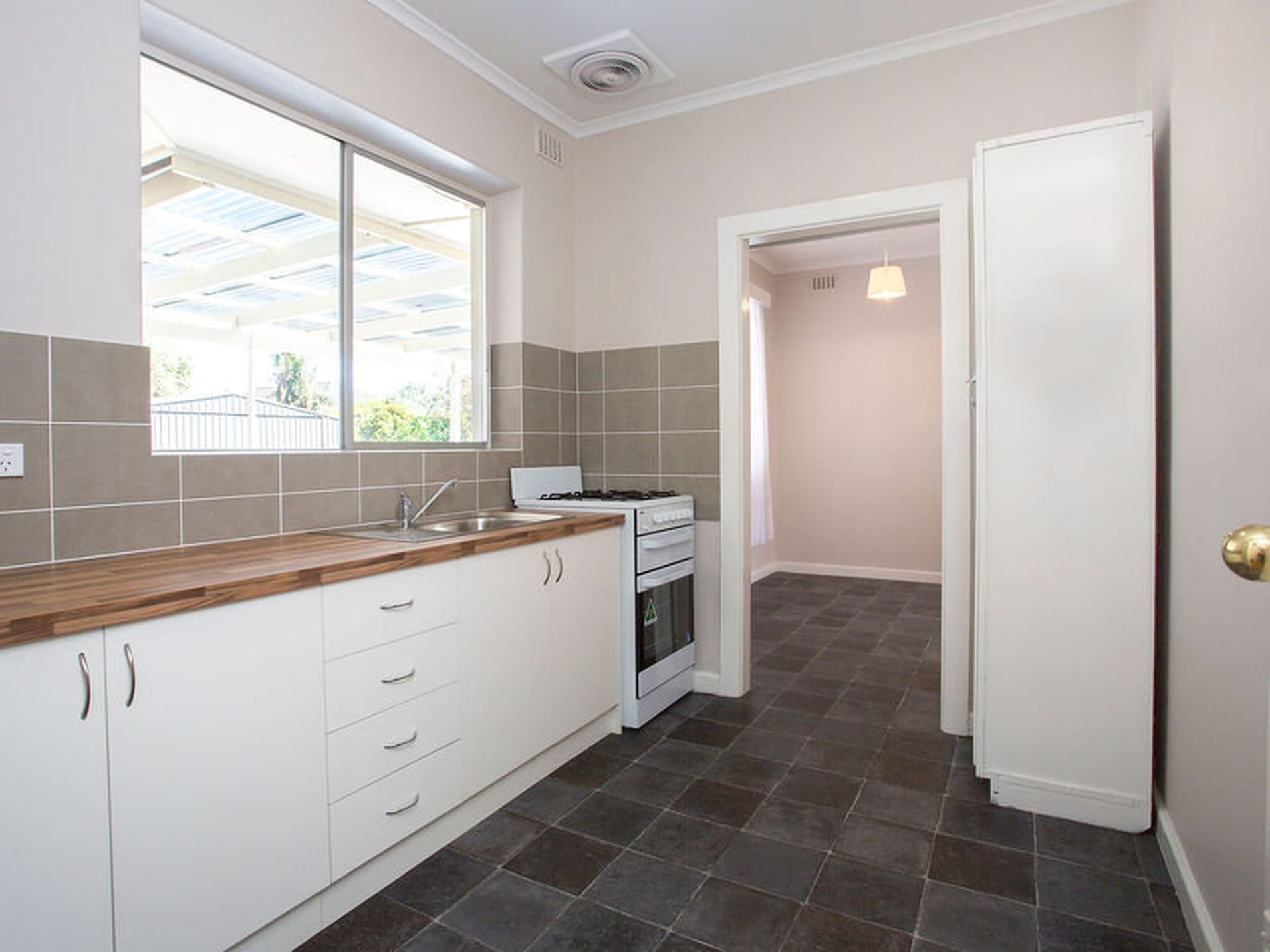 15 Comet Avenue, Netley