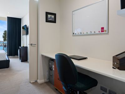 1806 / 1 Como Crescent, Southport