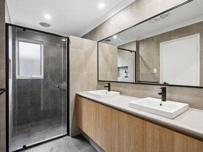 52 Sugargum Rise, Kiara