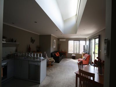 2 / 60A Dodgin Street, Wynyard