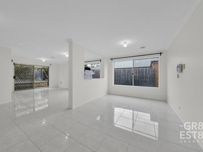 18 Taggerty Crescent, Narre Warren South