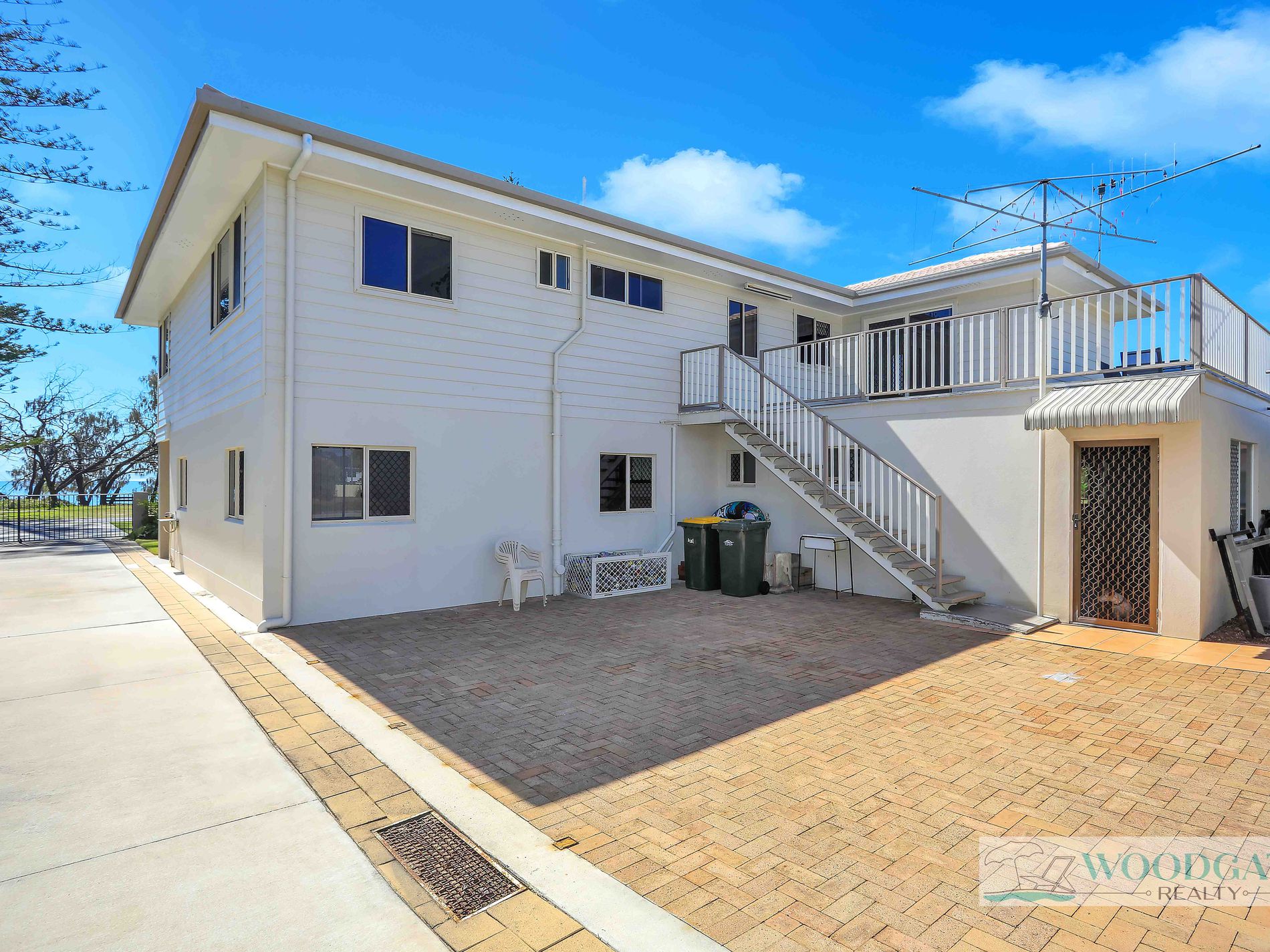101 Esplanade, Woodgate