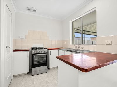 5 Pavo Close, Rockingham