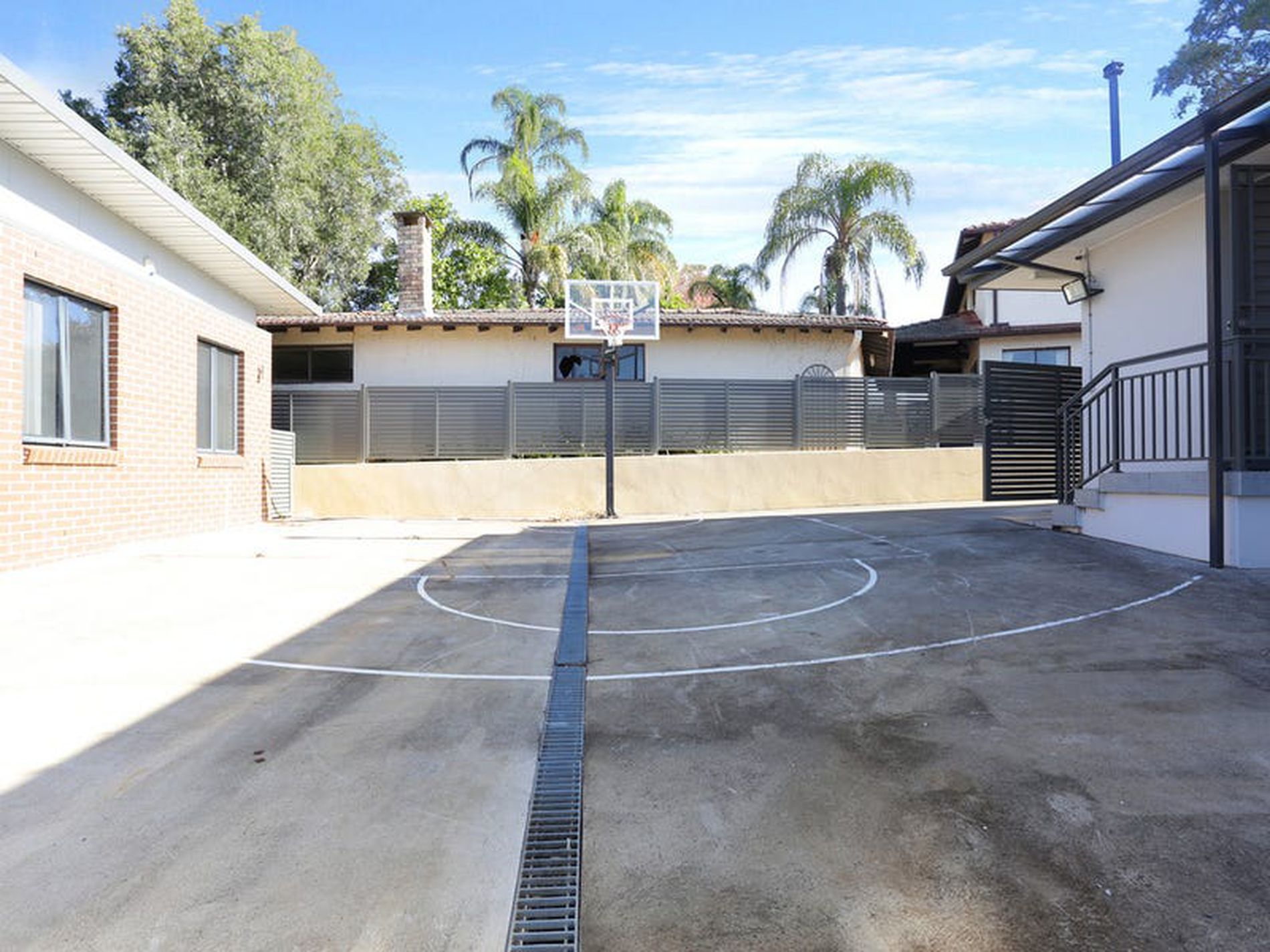 18A Allengrove Crescent, North Ryde