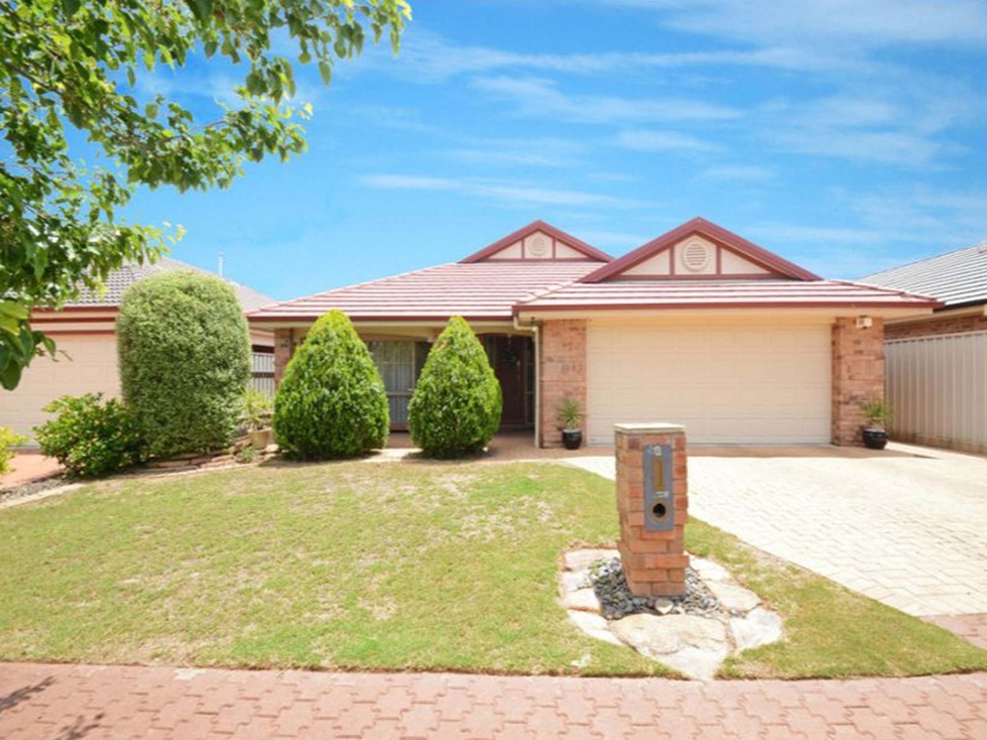 8 Rockingham Drive, Lightsview
