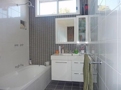 16 Stoney Creek Rd, Beverly Hills