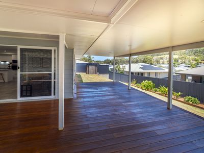 12 Whitehaven Crescent, Woolgoolga