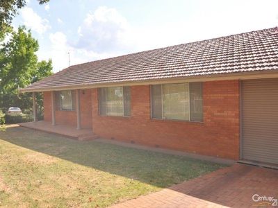 2  Highland Place, Dubbo