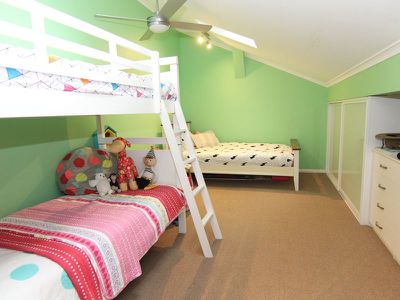 30 Belton Way, Forster