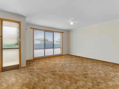 1 / 16 West Jenner Street, Wynyard