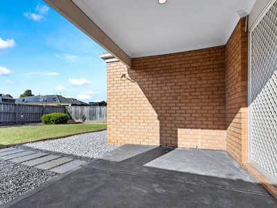 14 Sinclair Crescent, Tarneit