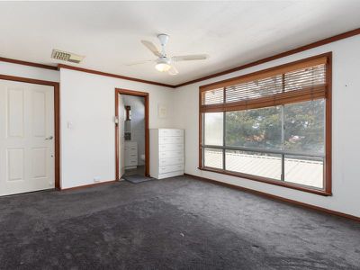 50 Pembury Road, Thornlie