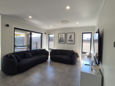 83 Contour Road, Austral