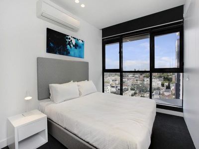 1606 / 12 Claremont Street, South Yarra