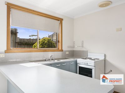 2 / 13 Jenner Street, Wynyard