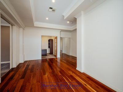 8 Newgain Cres, Carramar