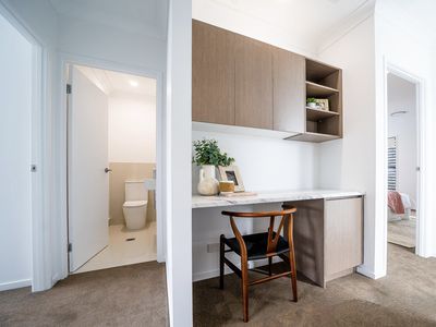 5 / 12 Luther James Close, Doolandella