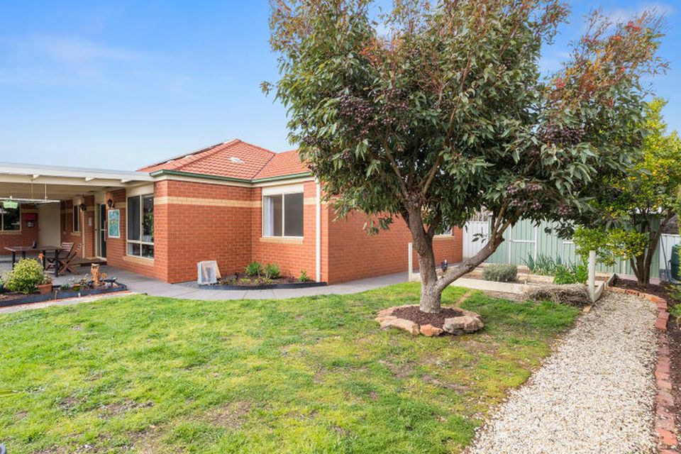 18 Bourke Drive, Strathdale