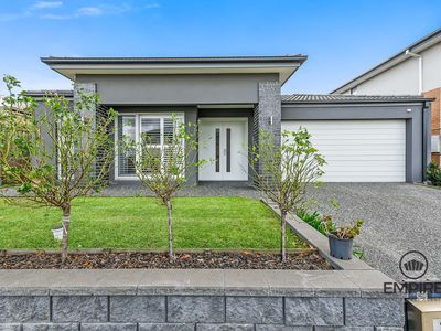 11 Sandymount Drive, Clyde North