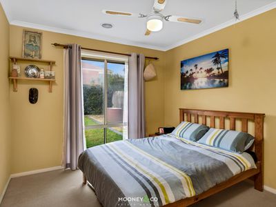 50 May Gibbs Crescent, Lynbrook