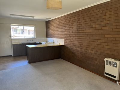2 / 87 Calvert Street, Hamlyn Heights
