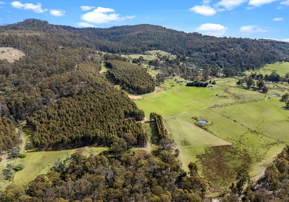 523 Yarlington Road, Colebrook
