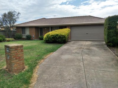8 Kiewa Court, Werribee