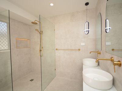 85 Sunview Road, Springfield