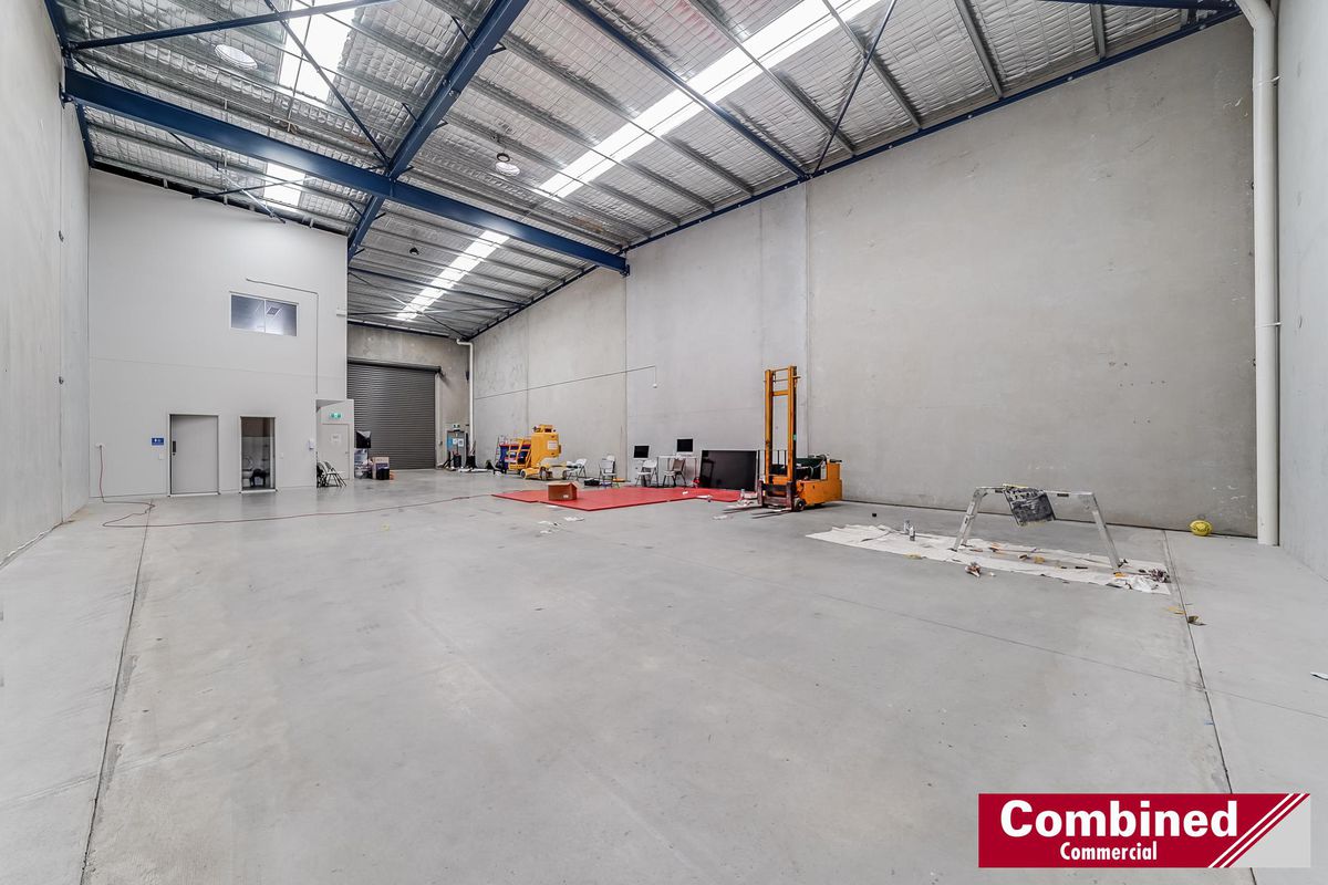 1 / 12 Porrende Street, Narellan