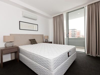 7 / 118 Parry Street, Newcastle West