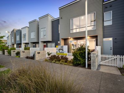 11 Rangihina Road, Hobsonville