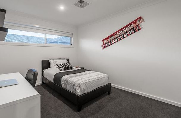 1 Battista Grove, Greenvale
