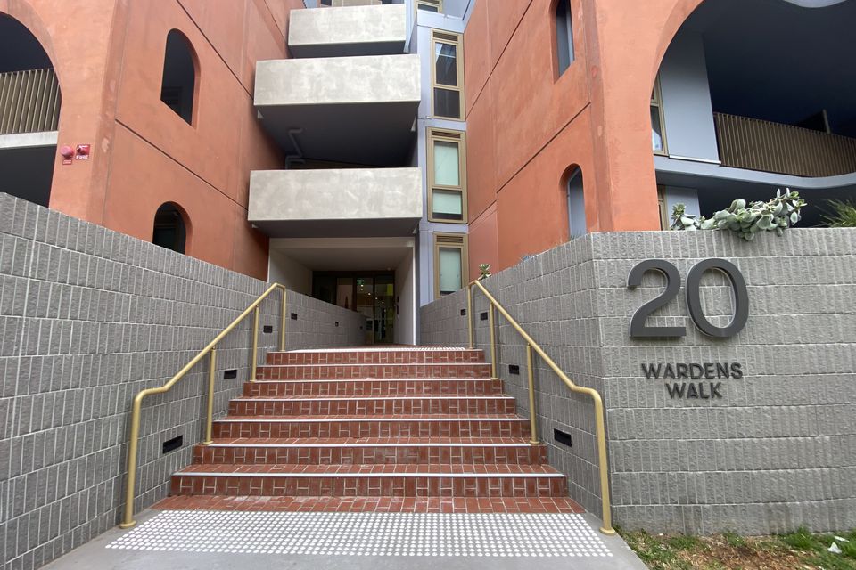 710 / 20 Wardens Walk, Coburg