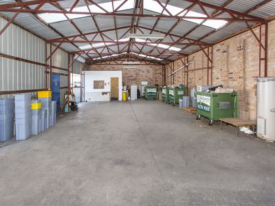 8/120 Industrial Road, Oak Flats