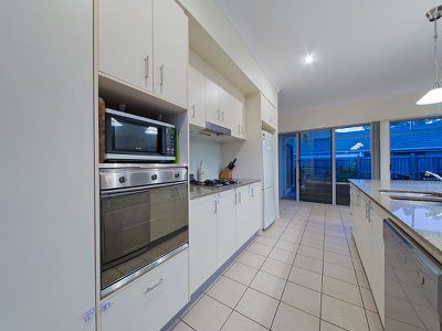 22 Hawksbury Crescent, Wakerley