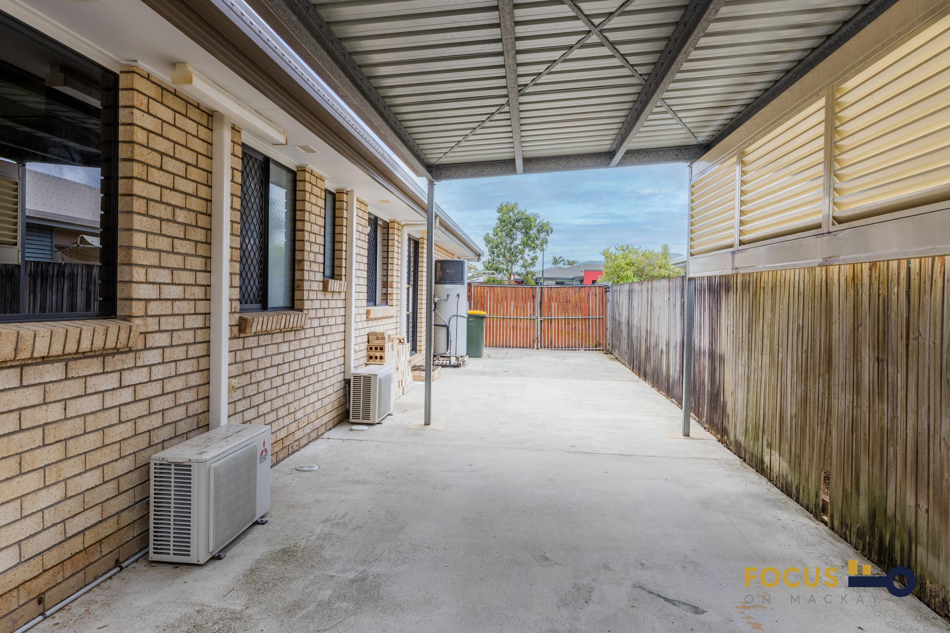 75 Gingham Street, Glenella